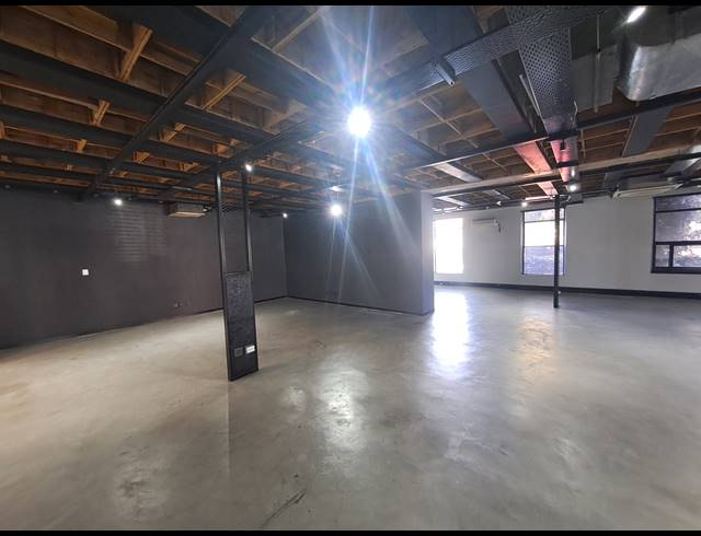 238M² OFFICE TO LET IN CRAIGHALL